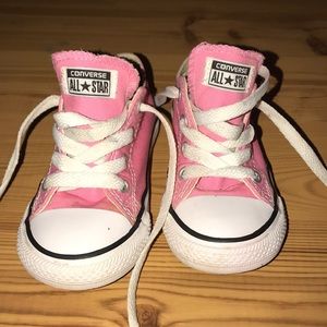 Converse little girls size 7